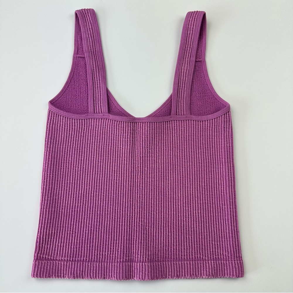 Dynamic Seamless Cami Tank - Picture 2 of 3